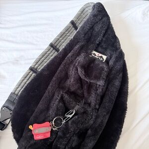 KAVU 10L Rope Snug Fuzz Black Sling Crossbody Gorpcore Side Strap Bag Special